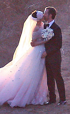 Anne Hathaway Is Married E News